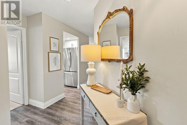 Primary Bedroom - 302 - 712 Rossland Road E, Whitby, ON L1N9E8 Photo 4