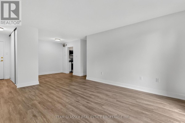 302 - 735 Wonderland Road S, London South, ON N6K1M1 Photo 5