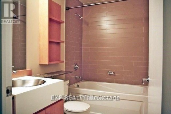 Den - 302 - 9 Spadina Avenue, Toronto, ON M5V3V5 Photo 5
