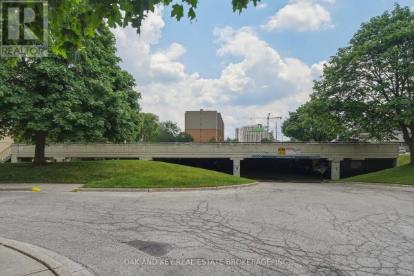Kitchen - 302 - 931 Wonderland Road S, London South, ON N6K2X6 Photo 3