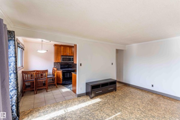 Primary Bedroom - #302 10745 83 Av Nw, Edmonton, AB T6E2E5 Photo 4