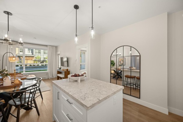 302 11063 Ravine Road, Surrey, BC V3T0R7 Photo 3