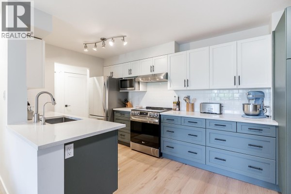 302 1200 Pacific Street, Coquitlam, BC V3B6E5 Photo 3