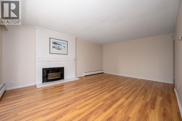 302 1345 Chesterfield Avenue, North Vancouver, BC V7M2N1 Photo 5