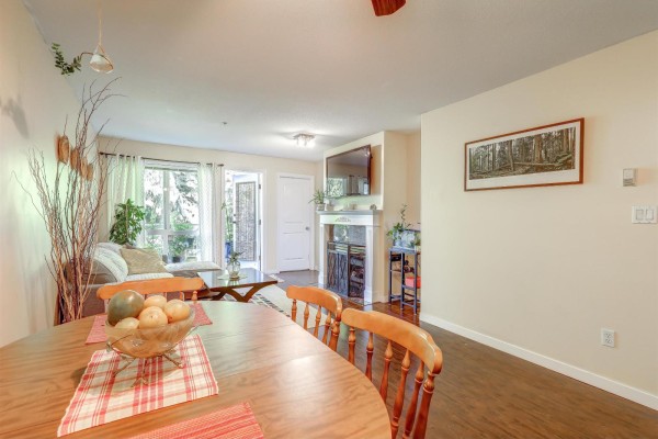 302 15342 20th Avenue, Surrey, BC V4A2A3 Photo 4