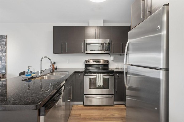 302 155 Sherbrook Street, Winnipeg, MB R3C2B5 Photo 5