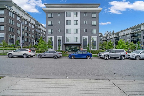 302 15825 85 Avenue, Surrey, BC V4N6W9 Photo 2