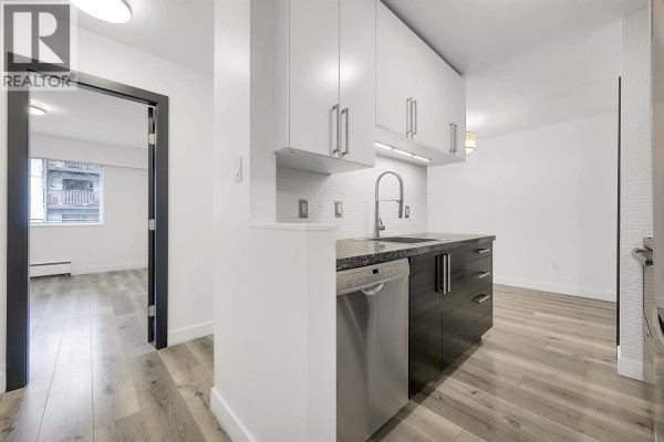 302 170 E 3rd Street, North Vancouver, BC V7L1E6 Photo 5