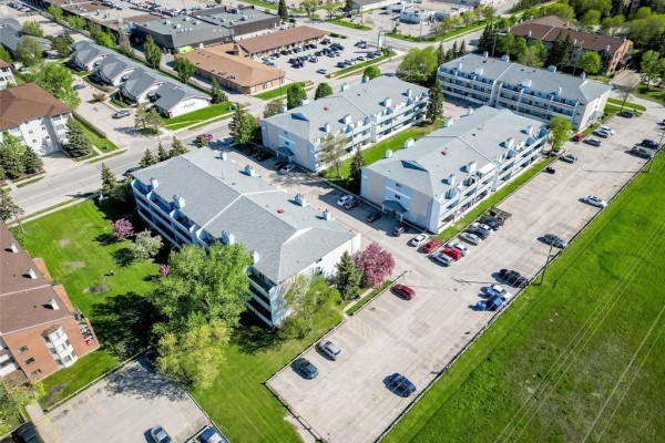 302 201 Watson Street, Winnipeg, MB, photo 2