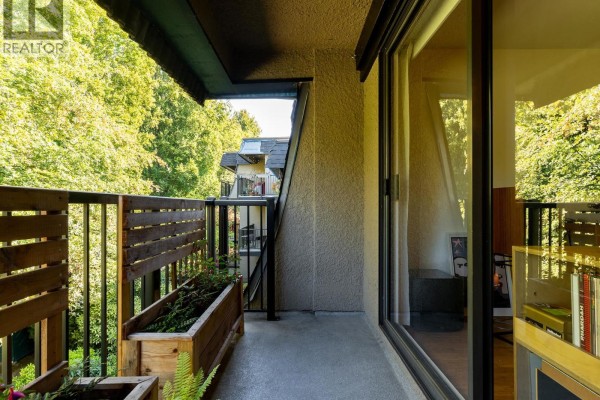 302 2222 Cambridge Street, Vancouver, BC V5L1E6 Photo 3
