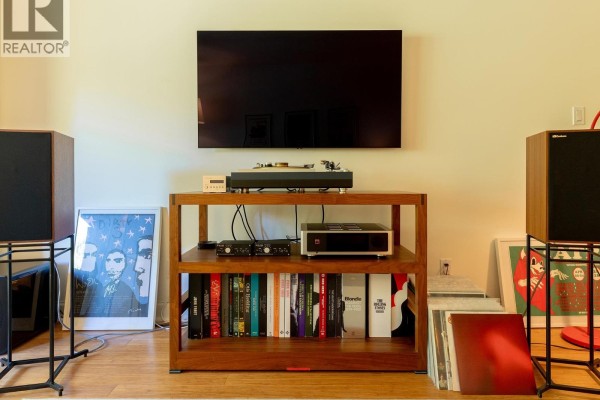 302 2222 Cambridge Street, Vancouver, BC V5L1E6 Photo 4