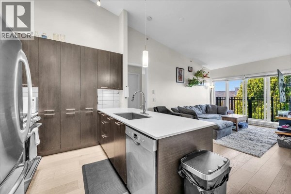 302 245 Brookes Street, New Westminster, BC V3M0G5 Photo 3