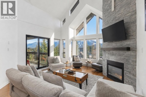 302 3212 Blueberry Drive, Whistler, BC V8E0T5 Photo 5