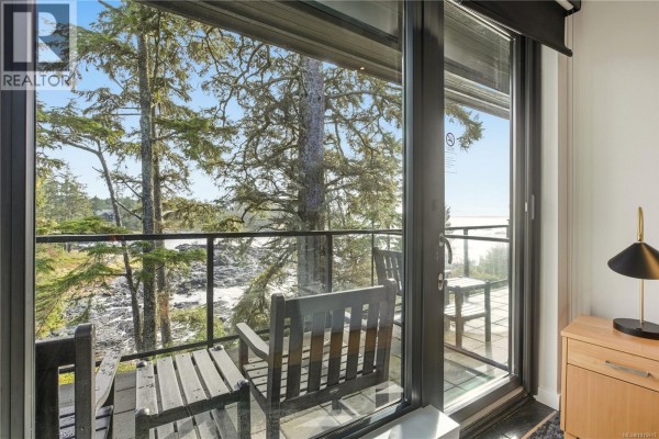 302 596 Marine Dr, Ucluelet, BC, photo 2