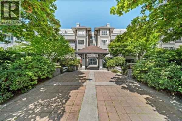 302 6745 Station Hill Court, Burnaby, BC V3N4Z4 Photo 2
