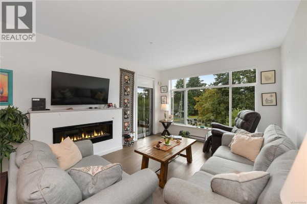 Entrance - 302 7162 West Saanich Rd, Central Saanich, BC V8M1P6 Photo 2