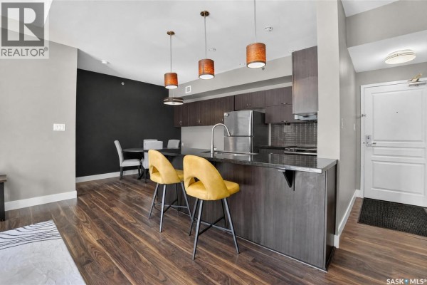 Kitchen - 302 721 8th Street E, Saskatoon, SK S7H0R4 Photo 3