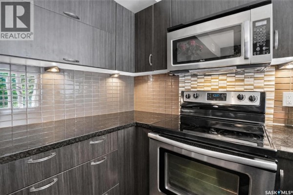 3pc Bathroom - 302 721 8th Street E, Saskatoon, SK S7H0R4 Photo 5
