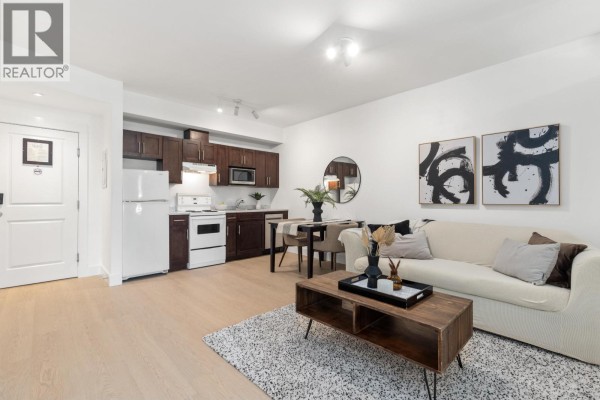 302 7330 Arbutus Street, Pemberton, BC V0N2L1 Photo 4