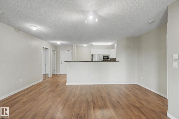 Primary Bedroom - #302 7951 96 St Nw Nw, Edmonton, AB T6C4R1 Photo 4