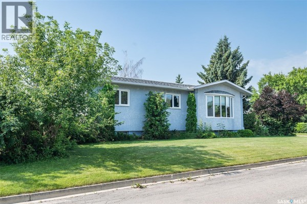 Kitchen - 302 7th Street E, Wynyard, SK S0A4T0 Photo 2
