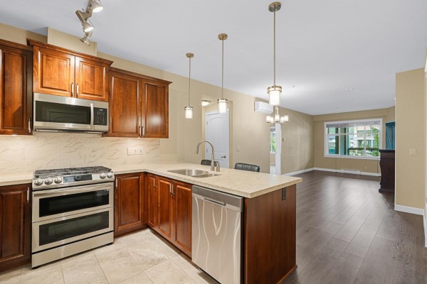 302 8561 203a Street, Langley, BC V2Y3R1 Photo 4