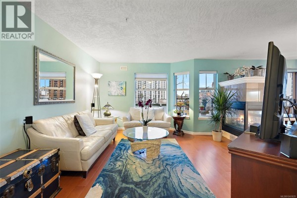 Kitchen - 302 935 Johnson St, Victoria, BC V8V3N5 Photo 5