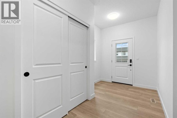 302 Baneberry Way Sw, Airdrie, AB, photo 2
