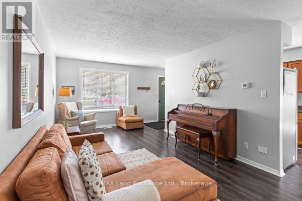 Primary Bedroom - 302 Bricker Street, Saugeen Shores, ON N0H2C1 Photo 4