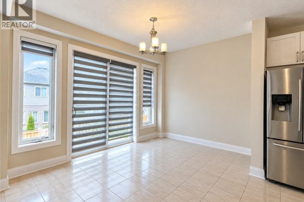 5pc Bathroom - 302 Chokecherry Crescent, Waterloo, ON N2V0H1 Photo 3
