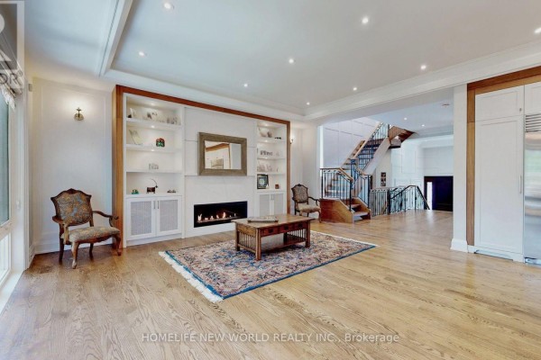 Family room - 302 Johnston Avenue N, Toronto, ON M2N1H7 Photo 4