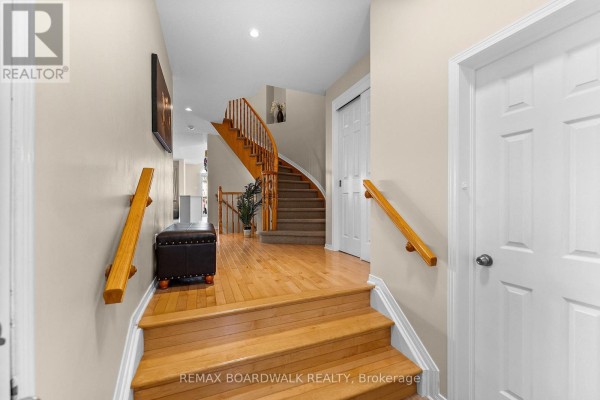 302 Statewood Drive, Ottawa, ON K2K0A8 Photo 4