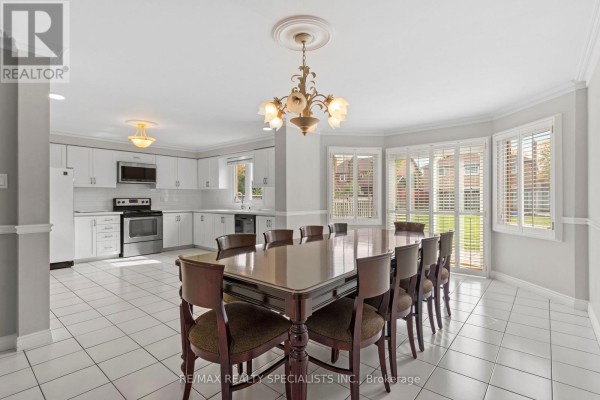 Family room - 3022 Cornish Road, Mississauga, ON L5L4V5 Photo 4