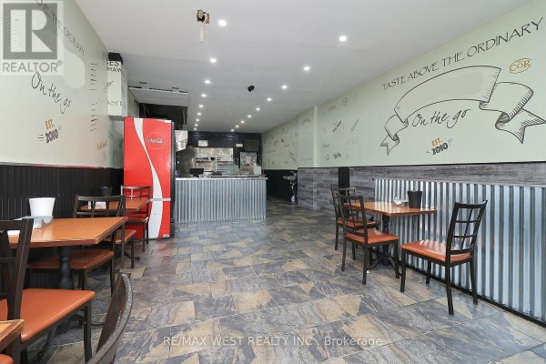 3023 Bathurst Street, Toronto, ON M6B3B5 Photo 2