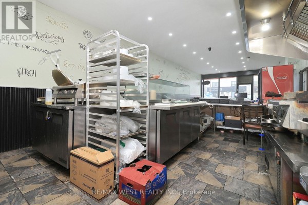 3023 Bathurst Street, Toronto, ON M6B3B5 Photo 5