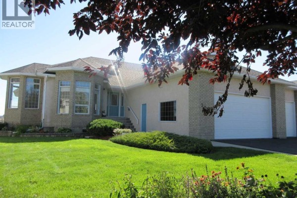 Bedroom - 3023 Cottonwood Way Sw, Medicine Hat, AB T1B4J6 Photo 3