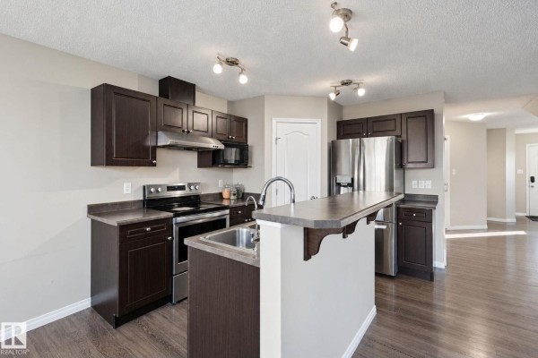 Kitchen - 3026 16a Av Nw, Edmonton, AB T6T0P8 Photo 3