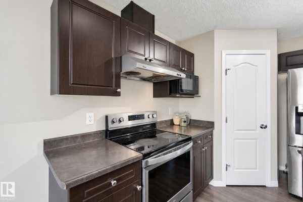 Primary Bedroom - 3026 16a Av Nw, Edmonton, AB T6T0P8 Photo 4