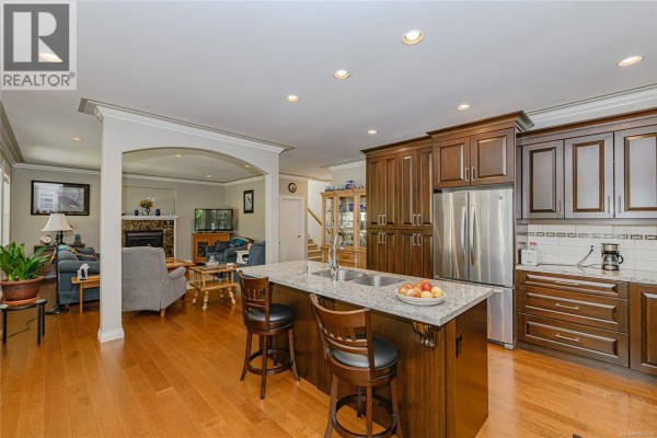Living room - 3026 Keystone Dr, Duncan, BC V9L0E1 Photo 4