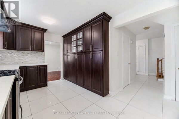 Dining room - 3027 Coral Drive, Mississauga, ON L4T1Z2 Photo 4