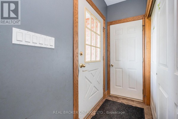 Bedroom 2 - 3027 Patrick Street, Howick, ON N0G1V0 Photo 2