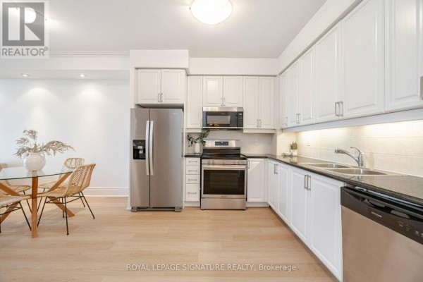 Bedroom 2 - 3028 - 3888 Duke Of York Boulevard, Mississauga, ON L5B4P5 Photo 5