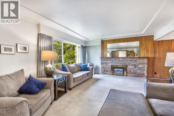 3028 Starlight Way, Coquitlam, BC V3C3P6 Photo 5