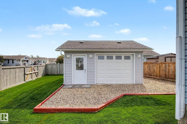 3029 Aspen Wd, Leduc, AB, photo 2
