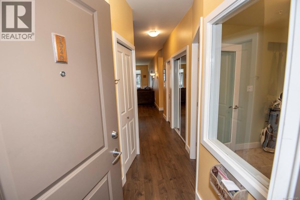 Bathroom - 302d 1115 Craigflower Rd, Esquimalt, BC V9A7R1 Photo 4