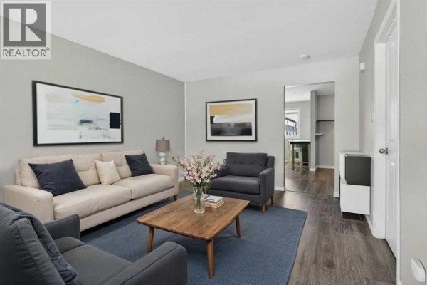 Living room - 303, 2211 19 Street Ne, Calgary, AB T2E4Y5 Photo 2