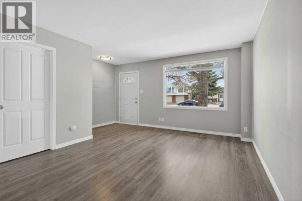 4pc Bathroom - 303, 2211 19 Street Ne, Calgary, AB T2E4Y5 Photo 3