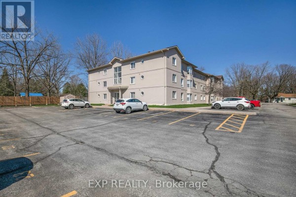 Primary Bedroom - 303 - 107 Bond Street, Orillia, ON L3V1J7 Photo 2