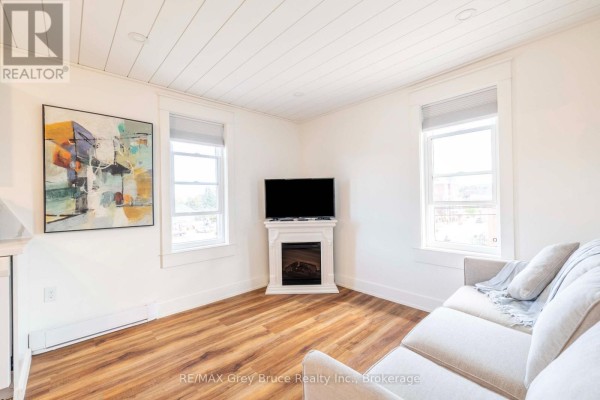 303 - 110 Sykes Street N, Meaford, ON N4L1S6 Photo 5