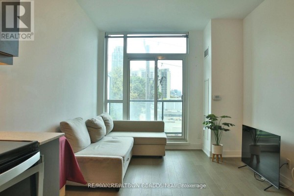 Den - 303 - 1486 Bathurst Street, Toronto, ON M5P3G9 Photo 4